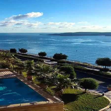 Maisonette Fort Chambray